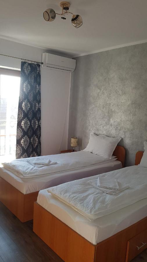 Apartament Teo Caransebeş Exterior foto